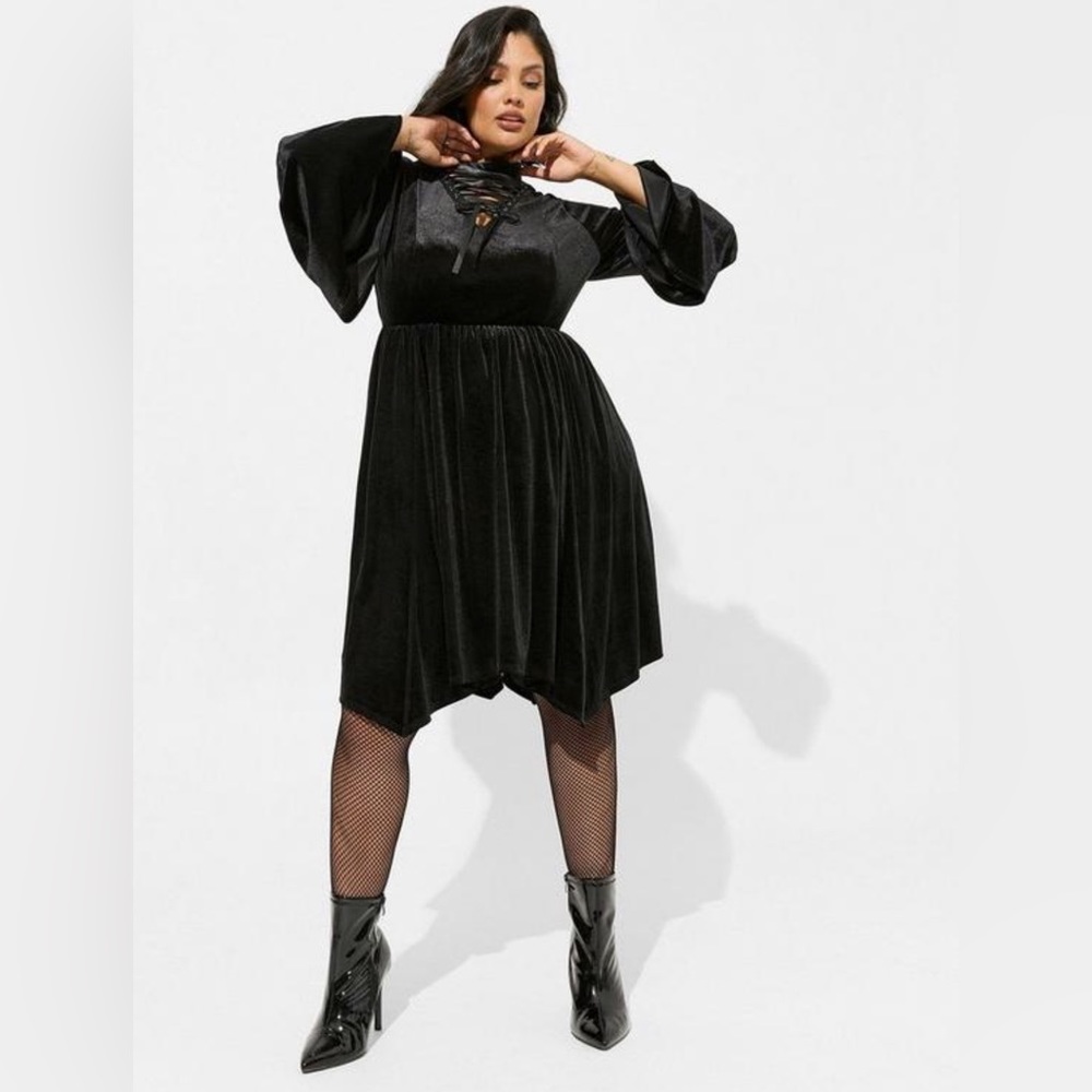 Nightfall By TORRID Mock Neck Hanky Hem Dress / Black Velvet